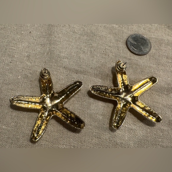 Gold Starfish Decorative earrings - Picture 3 of 3
